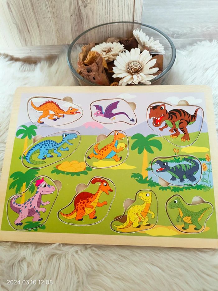 Puzzle en bois dinosaure