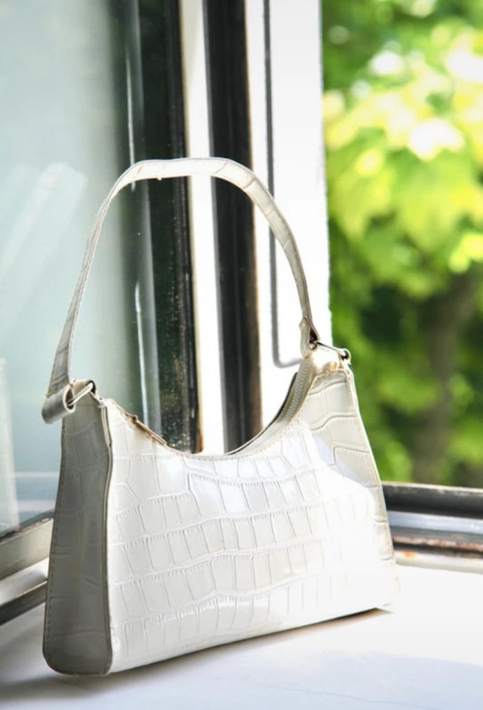 Petit sac à main baguette croco blanc - photo numéro 4