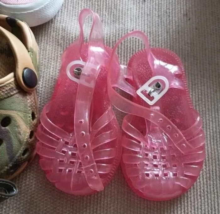 Lot 3 paires chaussures bébés Taille 18 - photo numéro 3