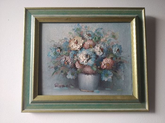 Toile vase rempli de fleurs