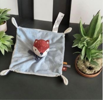 Doudou Renard marron bleu blanc écharpe Tape à l’oeil TAO Tape à l’oeil