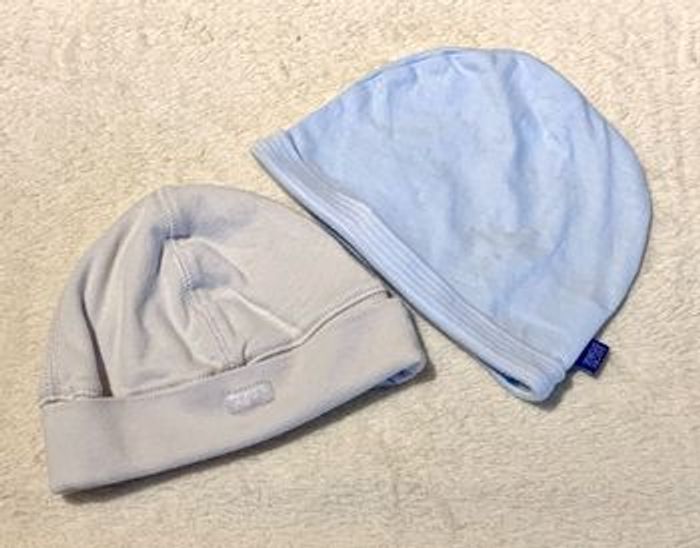 Lot 2 bonnets bébé 6 mois 67cm