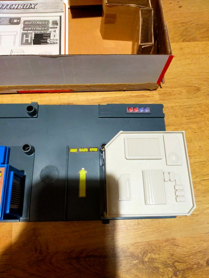 Matchbox police headquarters - photo numéro 5