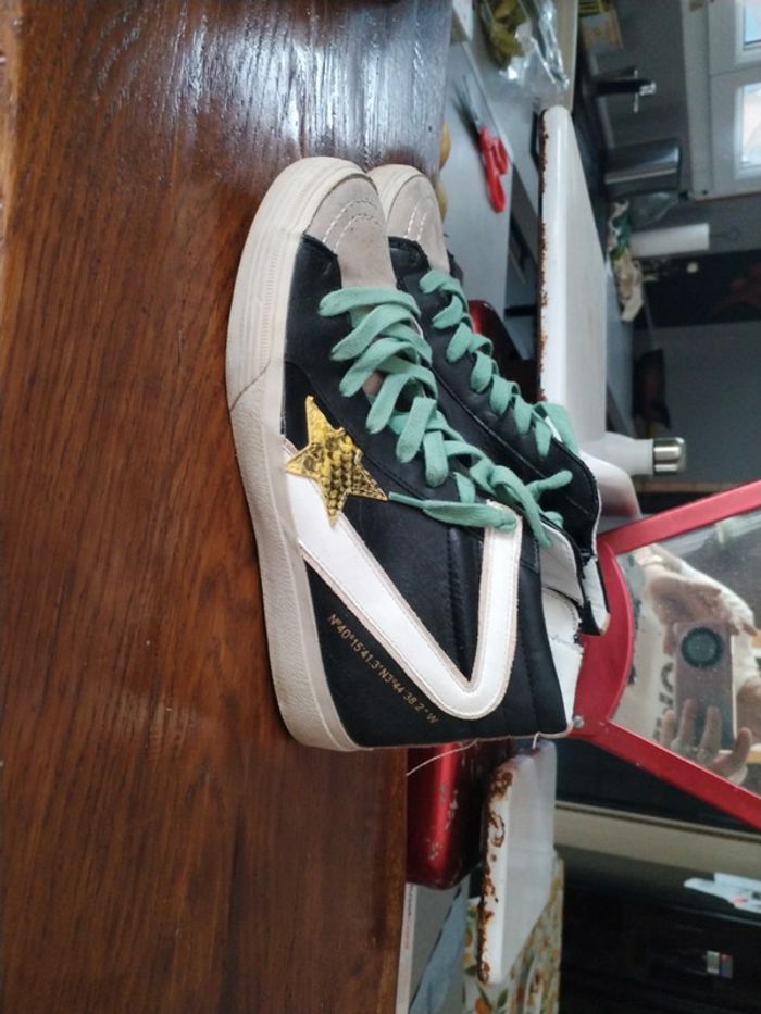 Baskets noires et grises