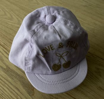 casquette imprimé cerises bébé 41 cm