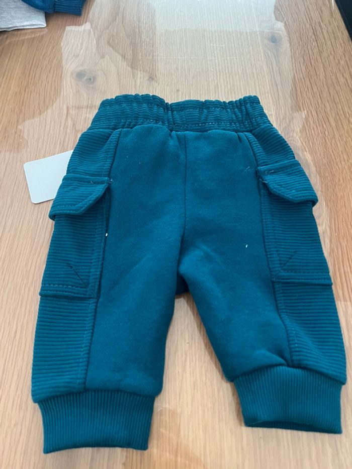 Pantalon / jogging - photo numéro 2