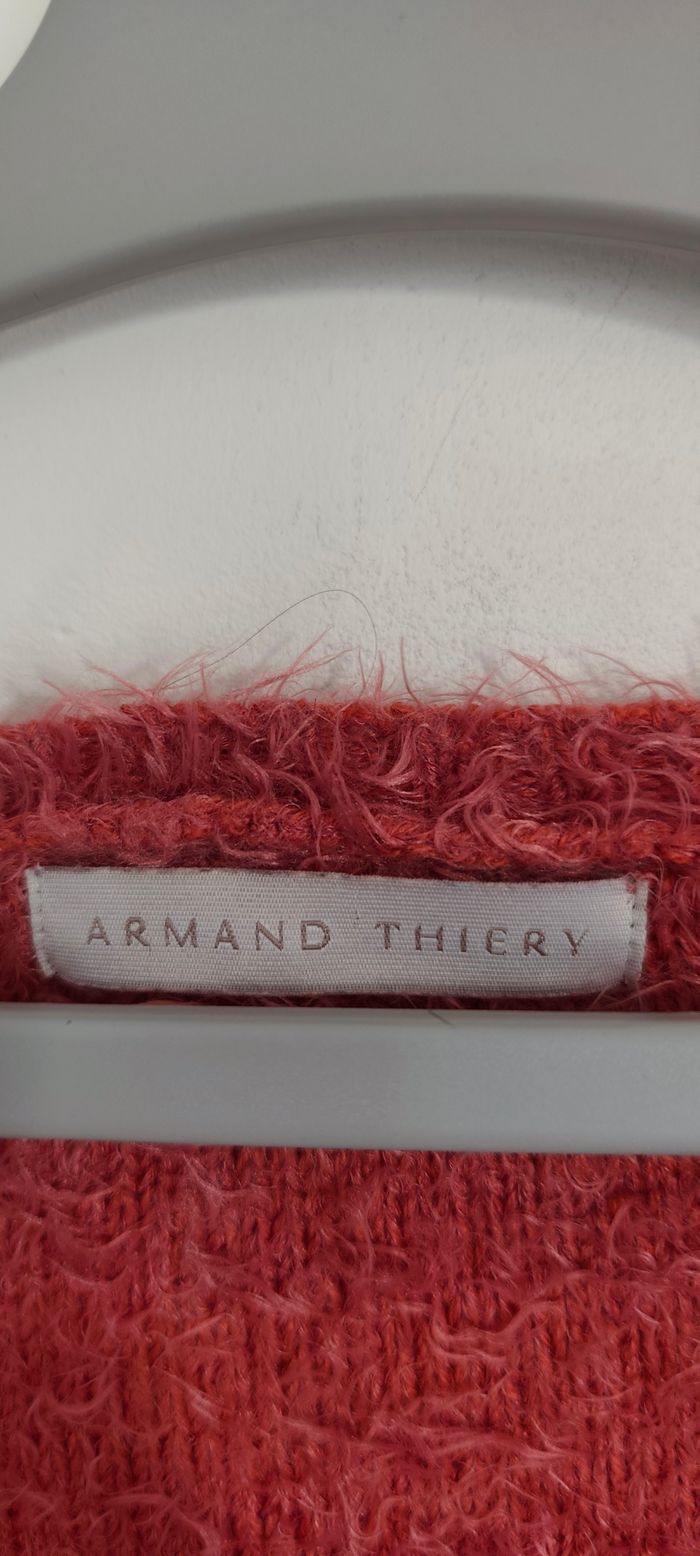Pull Armand Thiery rouge taille taille 5 (équivalent XL) - photo numéro 2