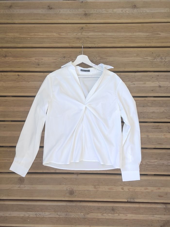 Lot de 2 Blouses Élégantes Shein – Noire & Blanche – Taille M/38 – Très Bon État - photo numéro 8