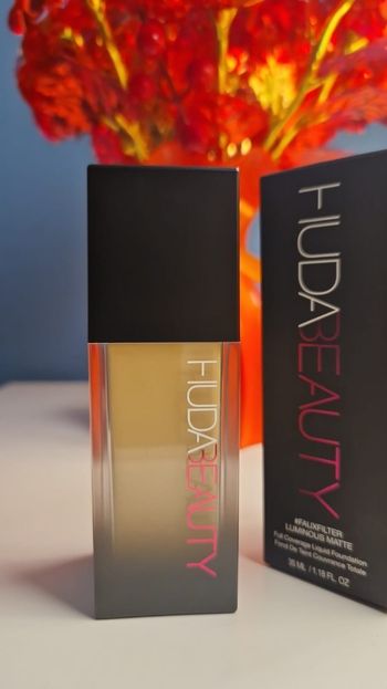 Hudabeauty fauxfilter luminous matte fond de teint couvrance totale cashew 140G 35ml  neuf jamais utilisé jamais ouvert