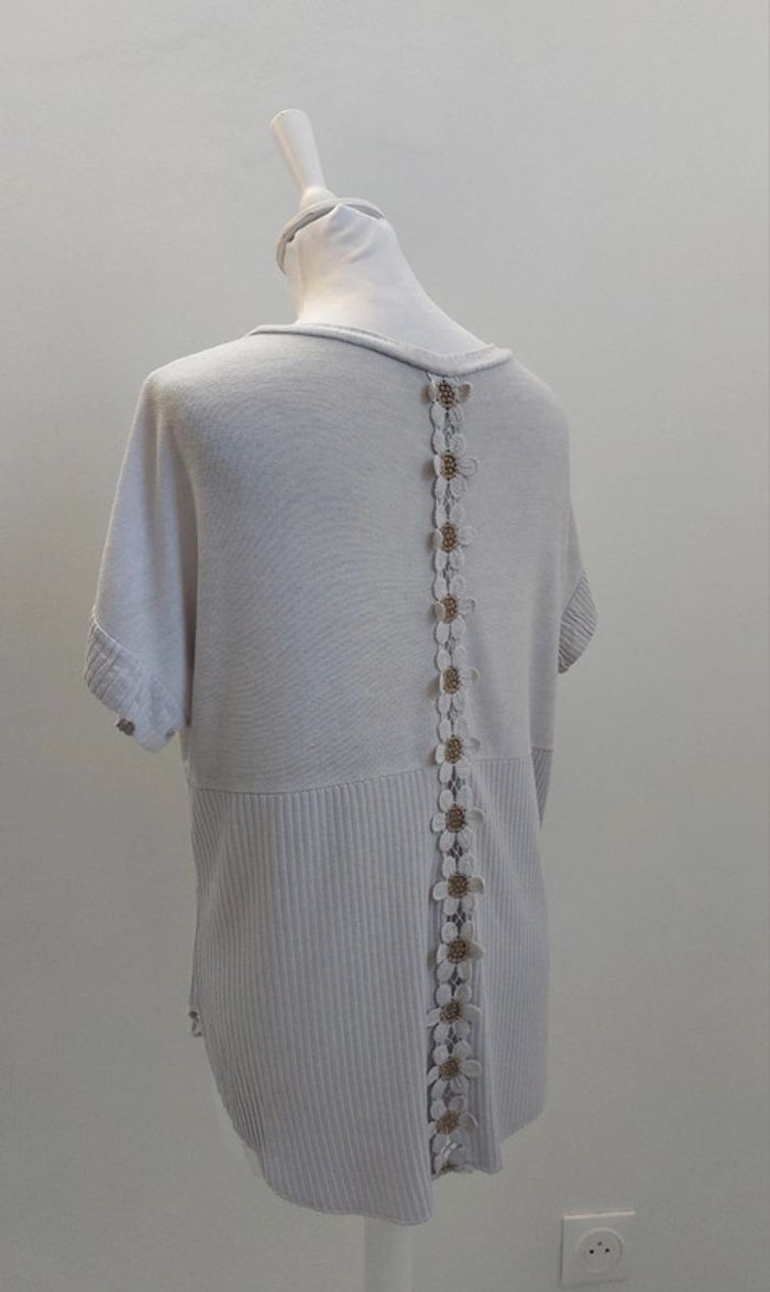 Pull léger et confortable manches fleurs brodées dans le dos taille L - photo numéro 4