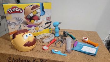 Pâte à modeler dentiste