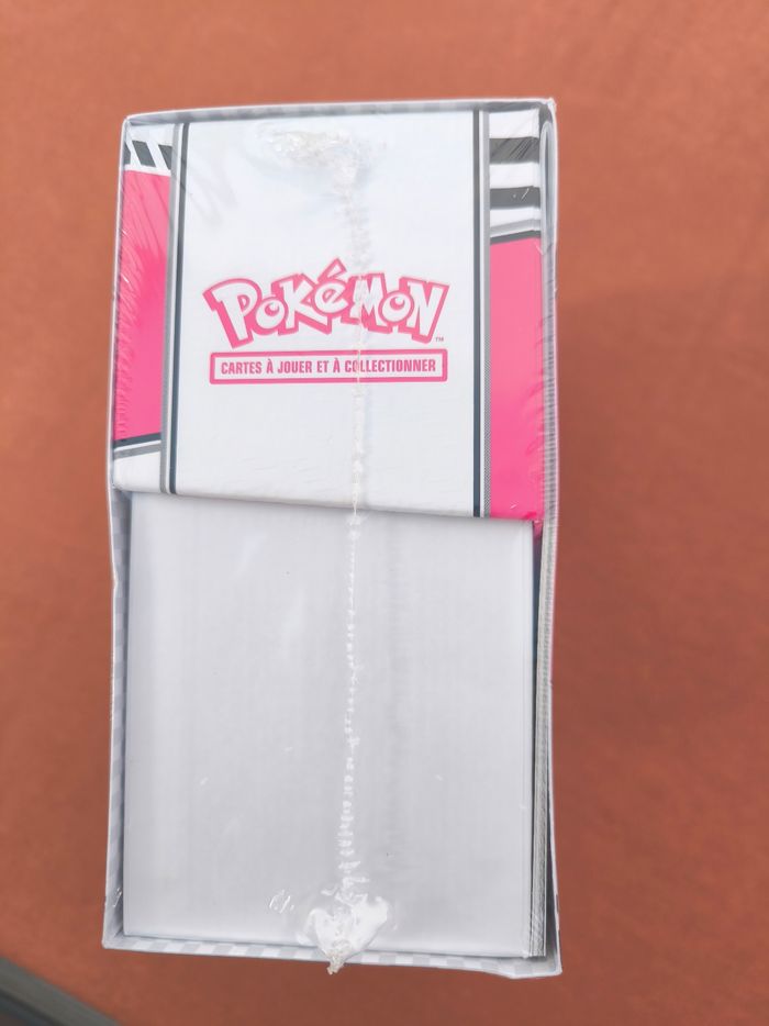 ETB Flamme Blanche 10.5 Pokémon - photo numéro 2