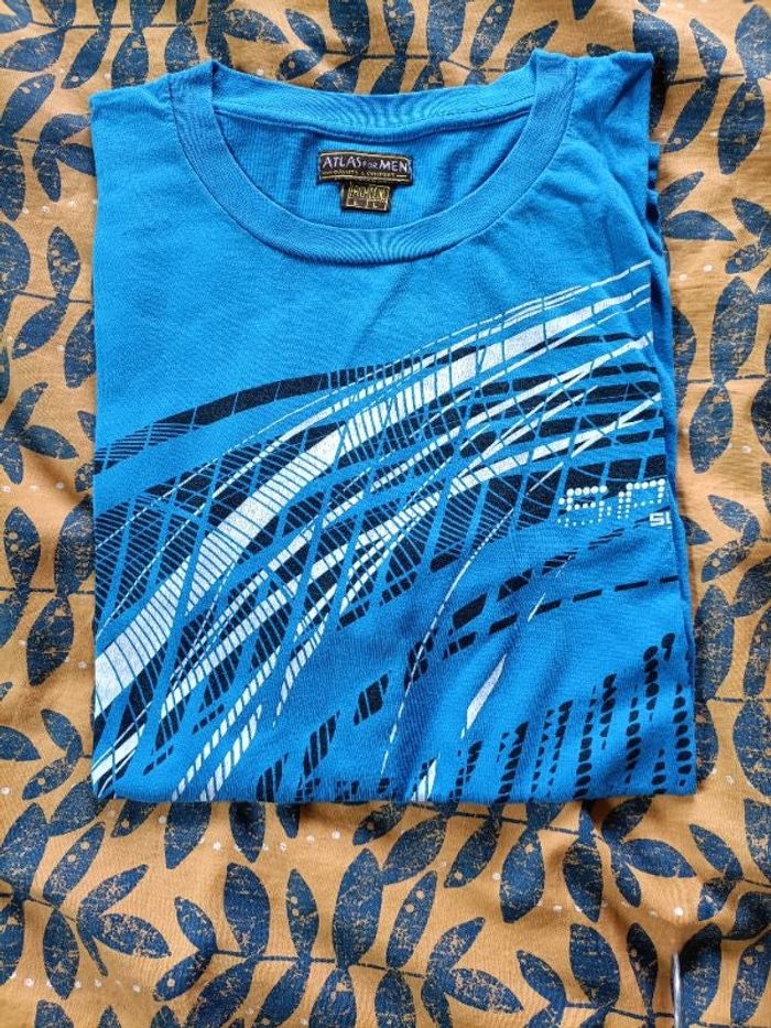 Tshirt bleu motif