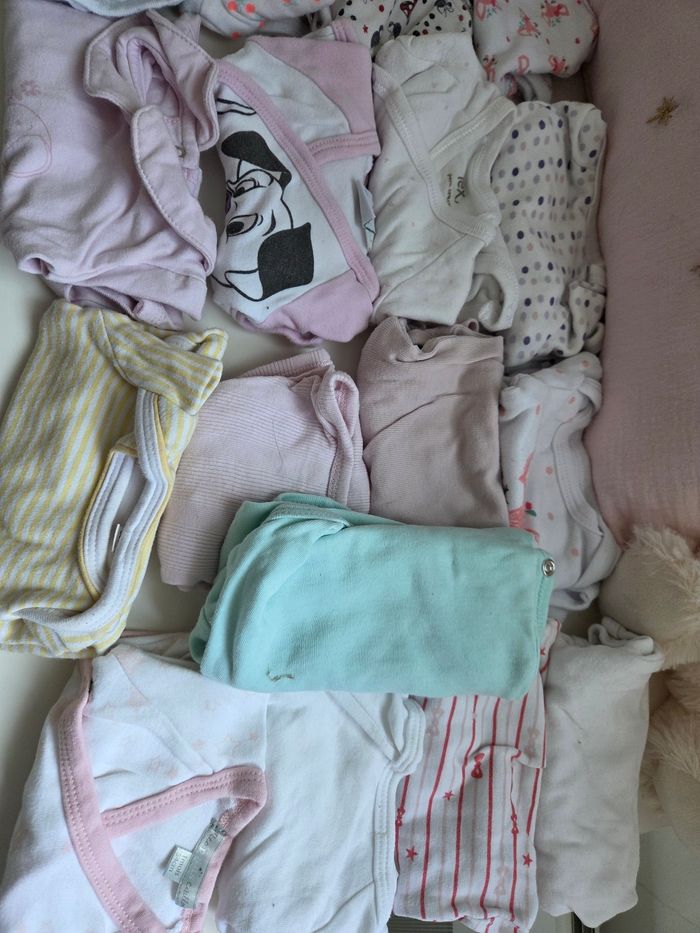 Lot vêtements fille 1 mois - photo numéro 3