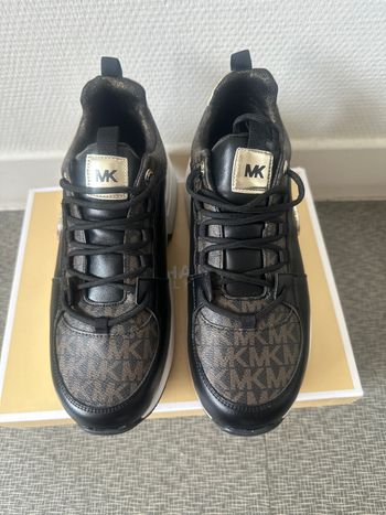 Micheal Kors basket