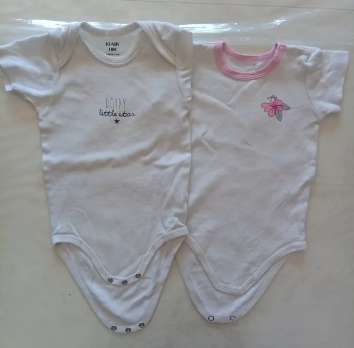 Lot bodies manches courtes