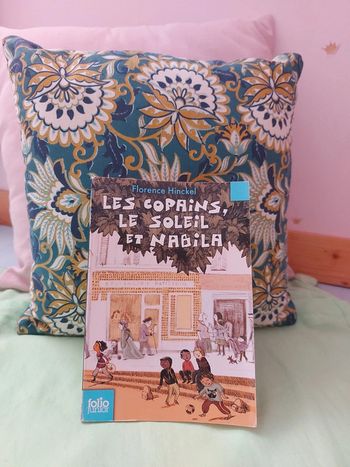 Les copains, le soleil et Nabila.