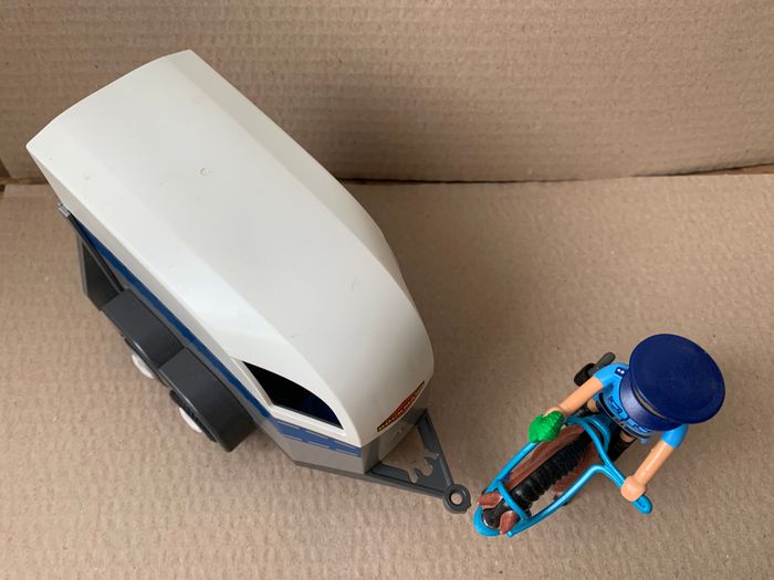 Playmobil : Policière avec cheval et van - photo numéro 2