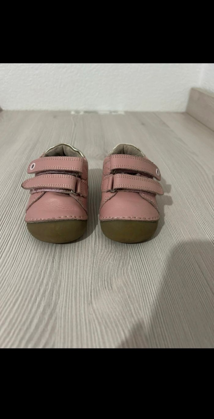 Chaussure bébé taille 18 - photo numéro 2