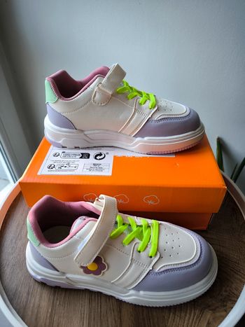 Basket taille 36 neuve colorés