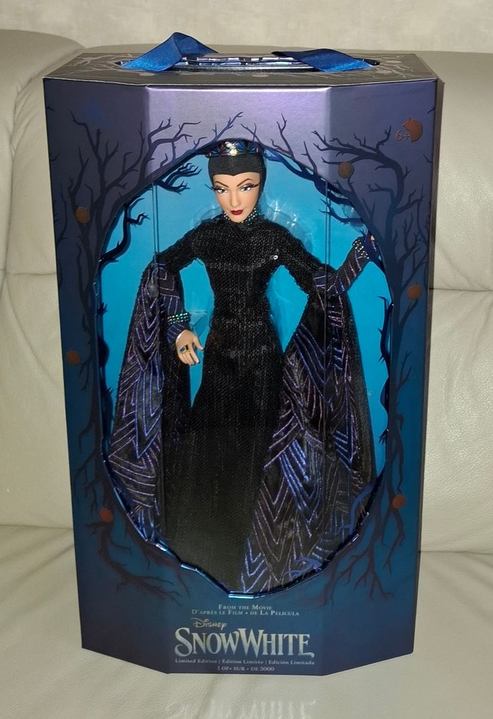 Poupée doll mechante reine de Blanche Neige disney - photo numéro 2