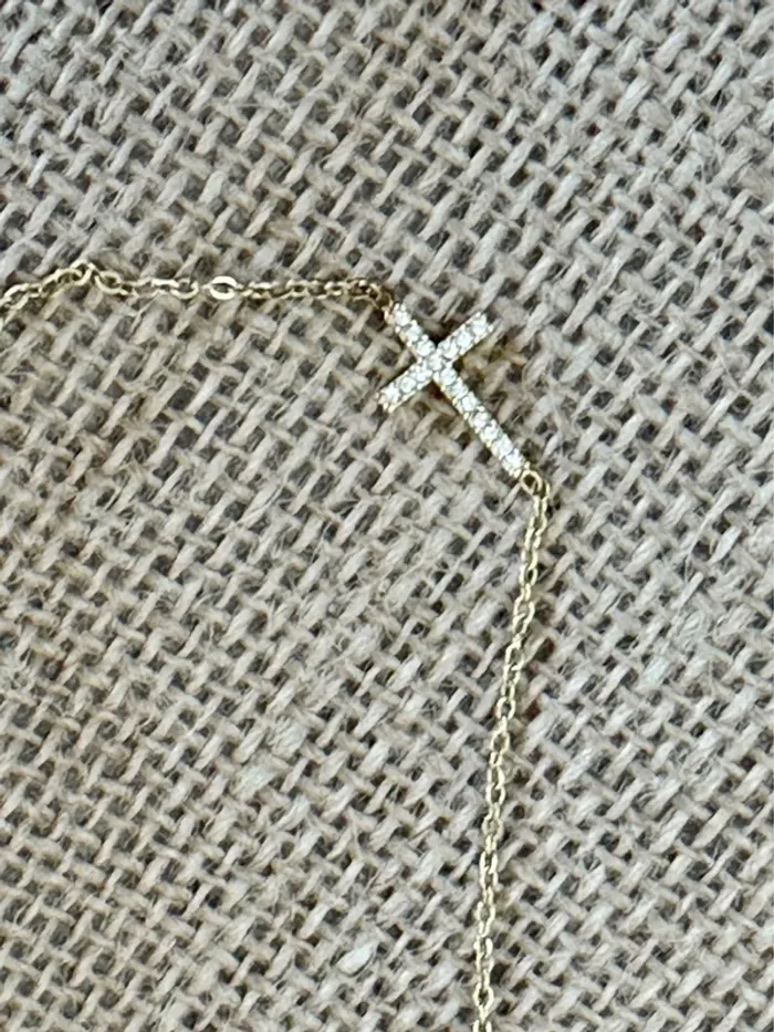 Collier chaîne réglable acier inoxydable or croix horizontale zircons - photo numéro 4