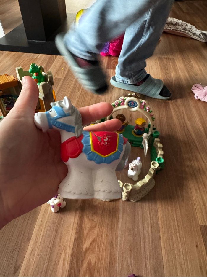 Lot Fisher price château - photo numéro 7