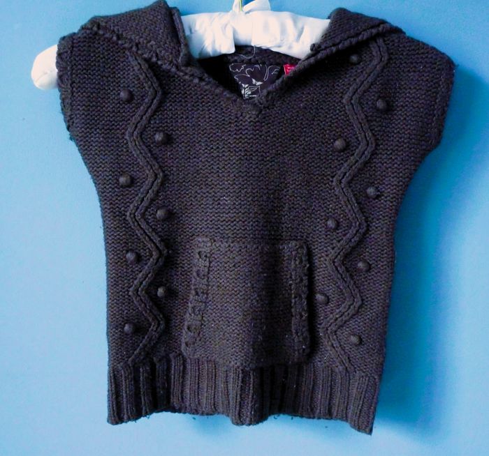 Pull laine fille 4 ans Okaidi capuche pompon marron collection hiver TBE