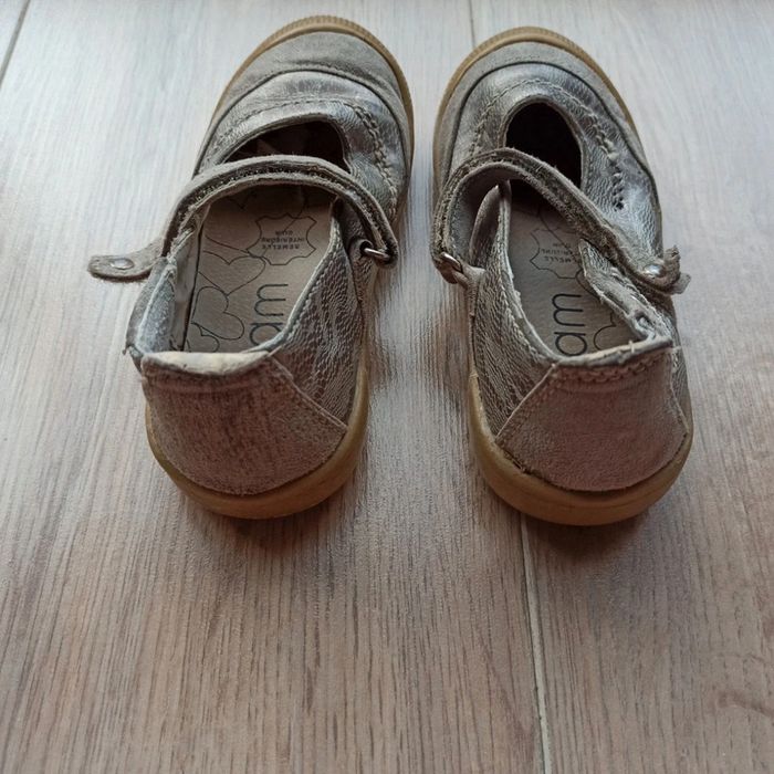 chaussures argentées grises fermeture a scratch Eram pointure 25 - photo numéro 3
