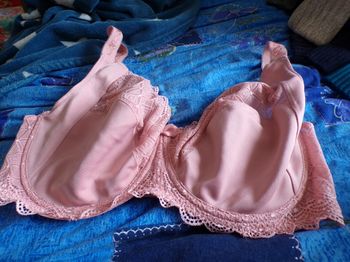 Soutien gorge rose 110F neuf