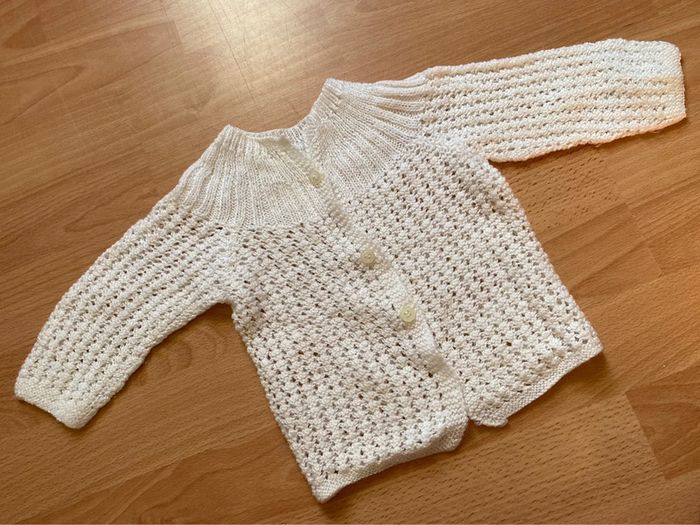 Joli gilet blanc bien chaud T. 6-12 mois mixte TBE