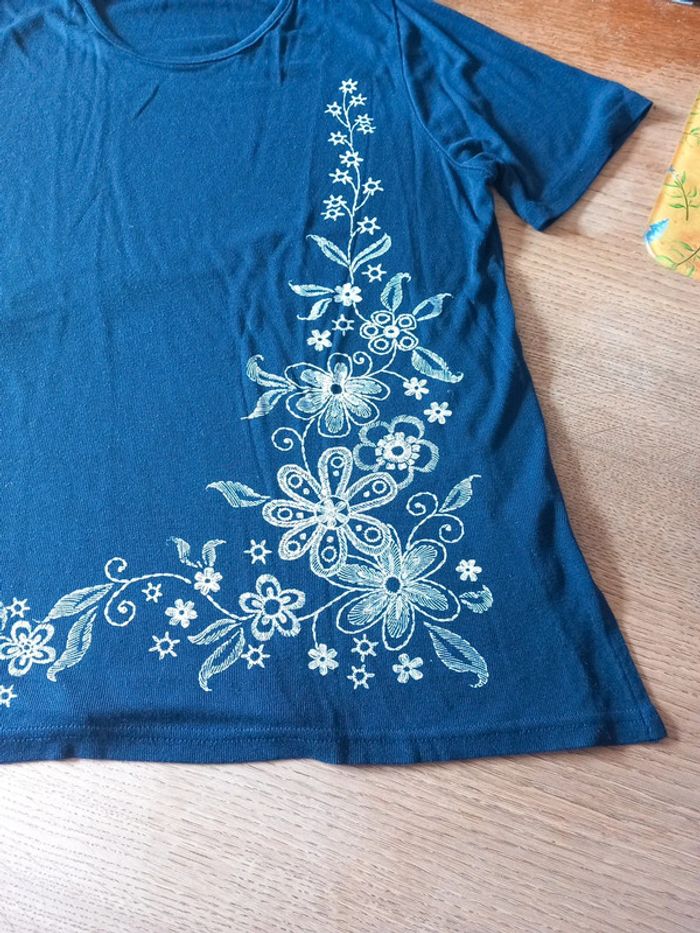 Tunique bleu marine T50 fleur brodé - photo numéro 2