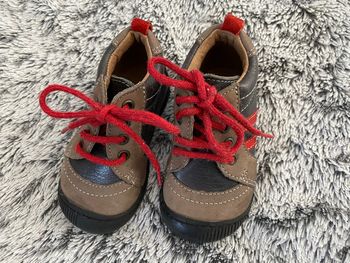 Chaussures de marche bébé garçon quasi neuves - taille 19