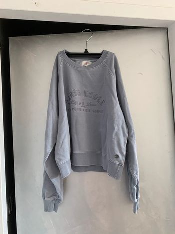 Pull bleu