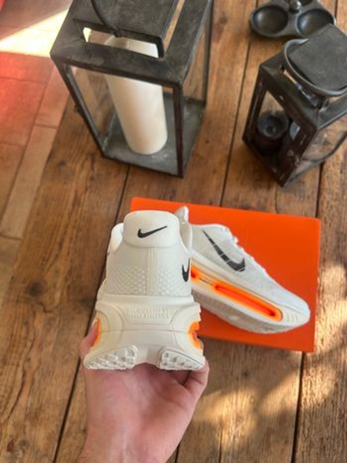 Nike Vomero Premuim Sail Coconut Milk - photo numéro 4