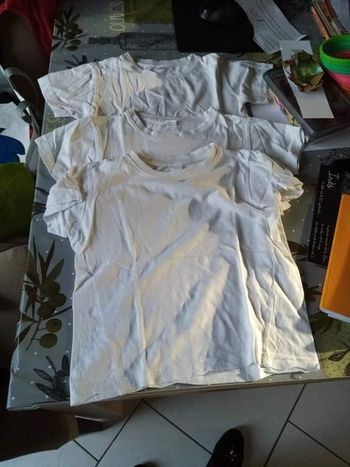 Lot de 3 t shirt 122/128