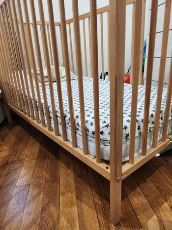 Lit à barreaux bébé