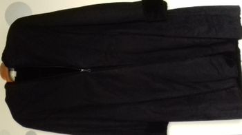 Manteau à capuche, noir doublé fourrure. Camaïeu