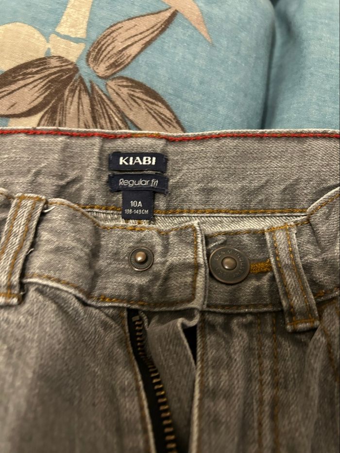 Jeans / pantalon gris kiabi 10 ans regular fit - photo numéro 2