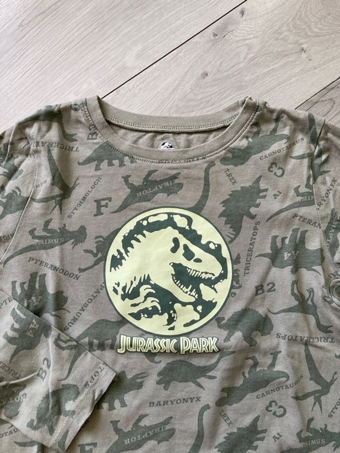 TEE shirt manches longues jurassic world - photo numéro 3