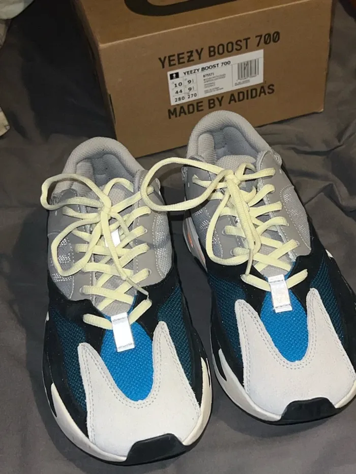 Basket Adidas yessy boost 700 authentique édition limitée rare - photo numéro 8