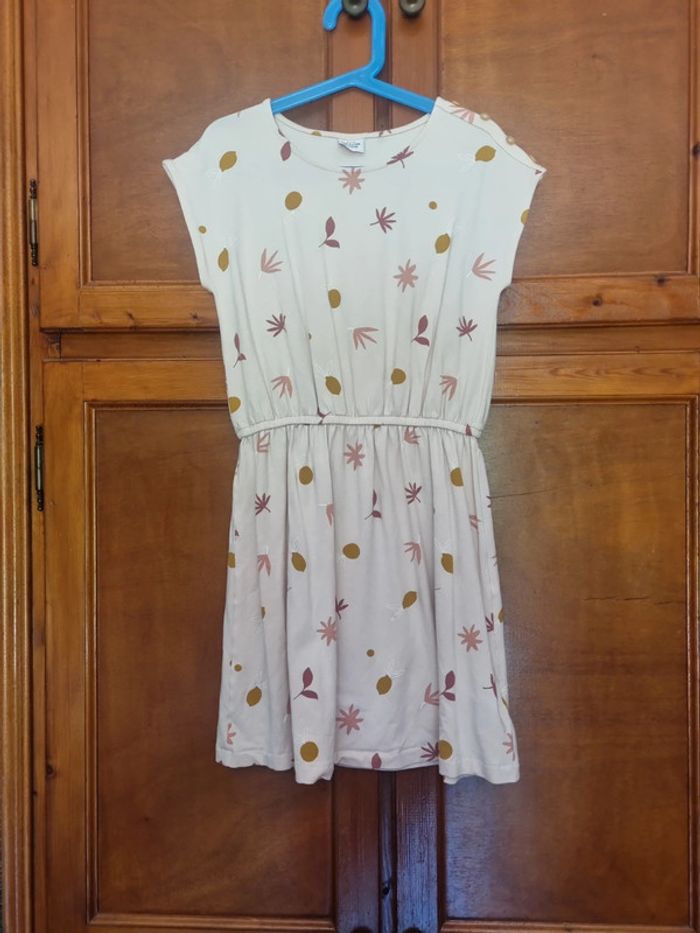 Robe tape à l'oeil