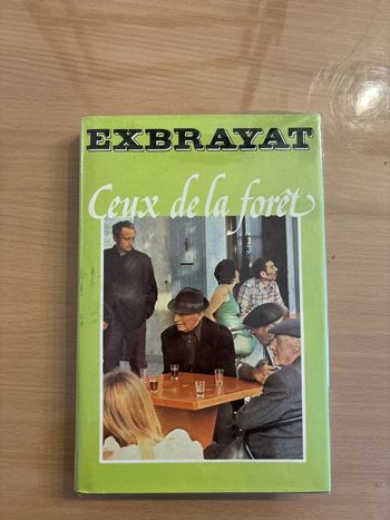 Livre exbrayat ceux de la forêt très bon  état