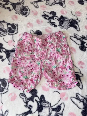 Short fille