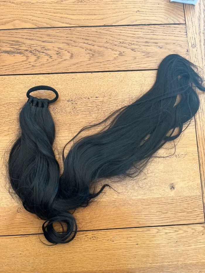 Mèche de cheveux - photo numéro 2