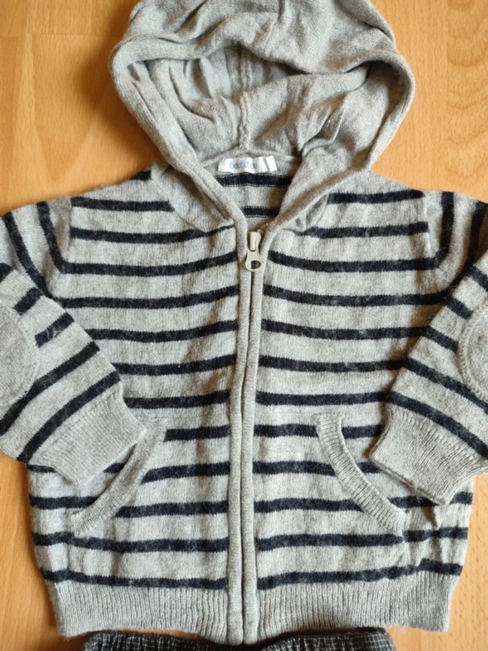 Lot ensemble pantalon + gilet zippé à capuche en 6M - photo numéro 5