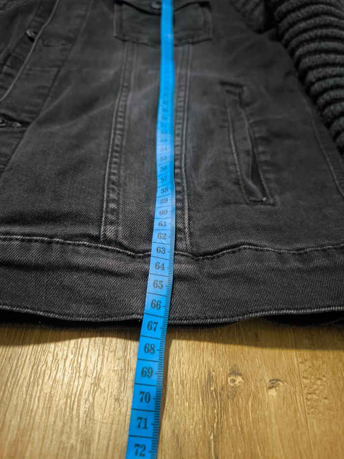 Veste jeans noir a capuche,mache petites mailles, taille L, très bon état - photo numéro 8