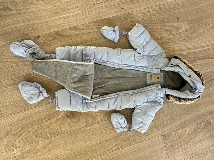 Combinaison timberland 3 mois excellent état - photo numéro 3