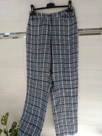 Pantalon Teenflo vintage neuf, jamais porté, taille haute, 70% lin, 30% viscose.