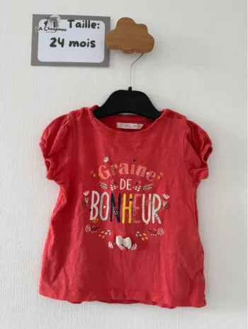 Tee shirt manches courtes - taille 24 mois 🌸